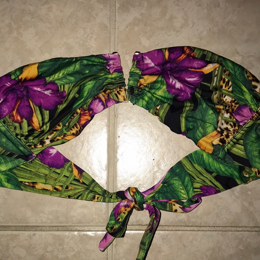 VS bathing suit top small